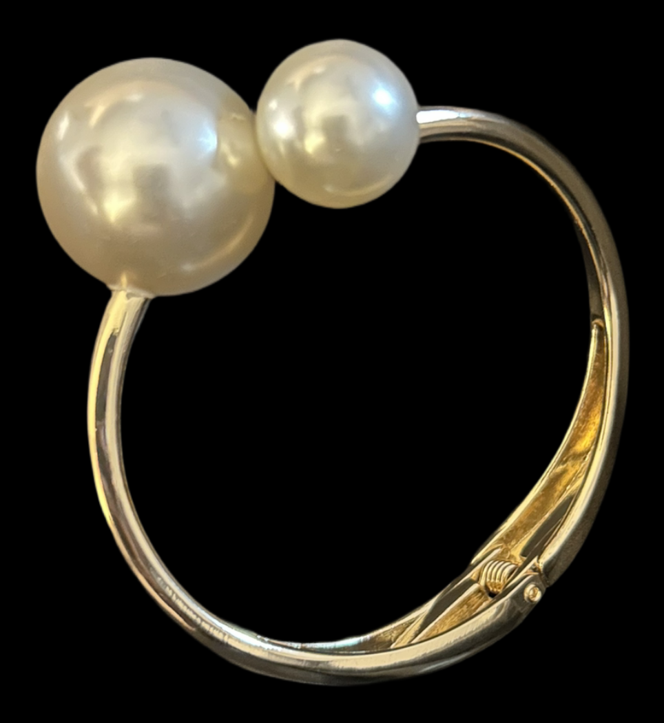 Goddess Pearl Bracelet